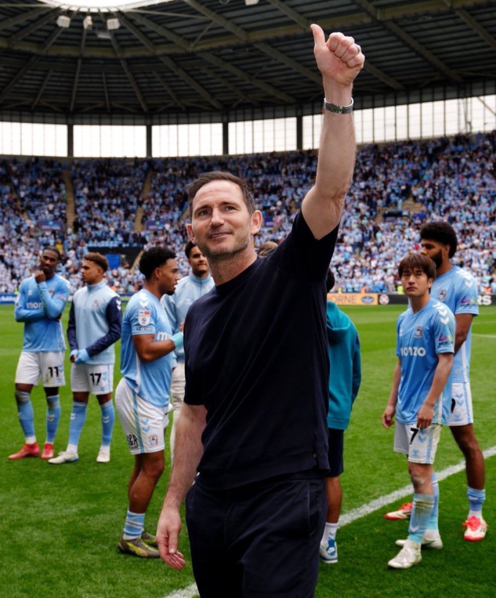 Álvaro de Grado tweet media