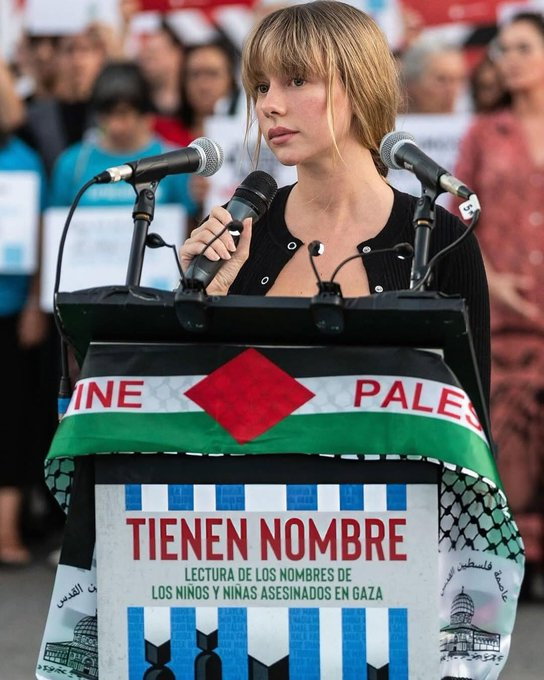Spanish actress Ester Expósito shows her support for Palestine at a solidarity event.