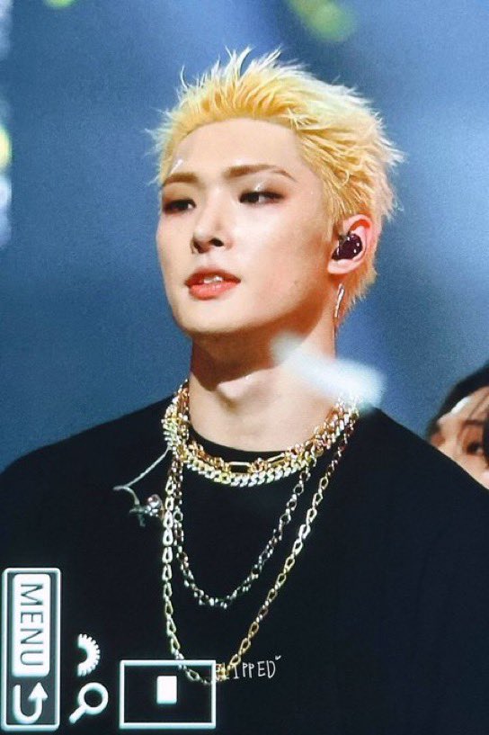 ⭑ hailey ⭑🦇ྀི SEEING 5SOS tweet media