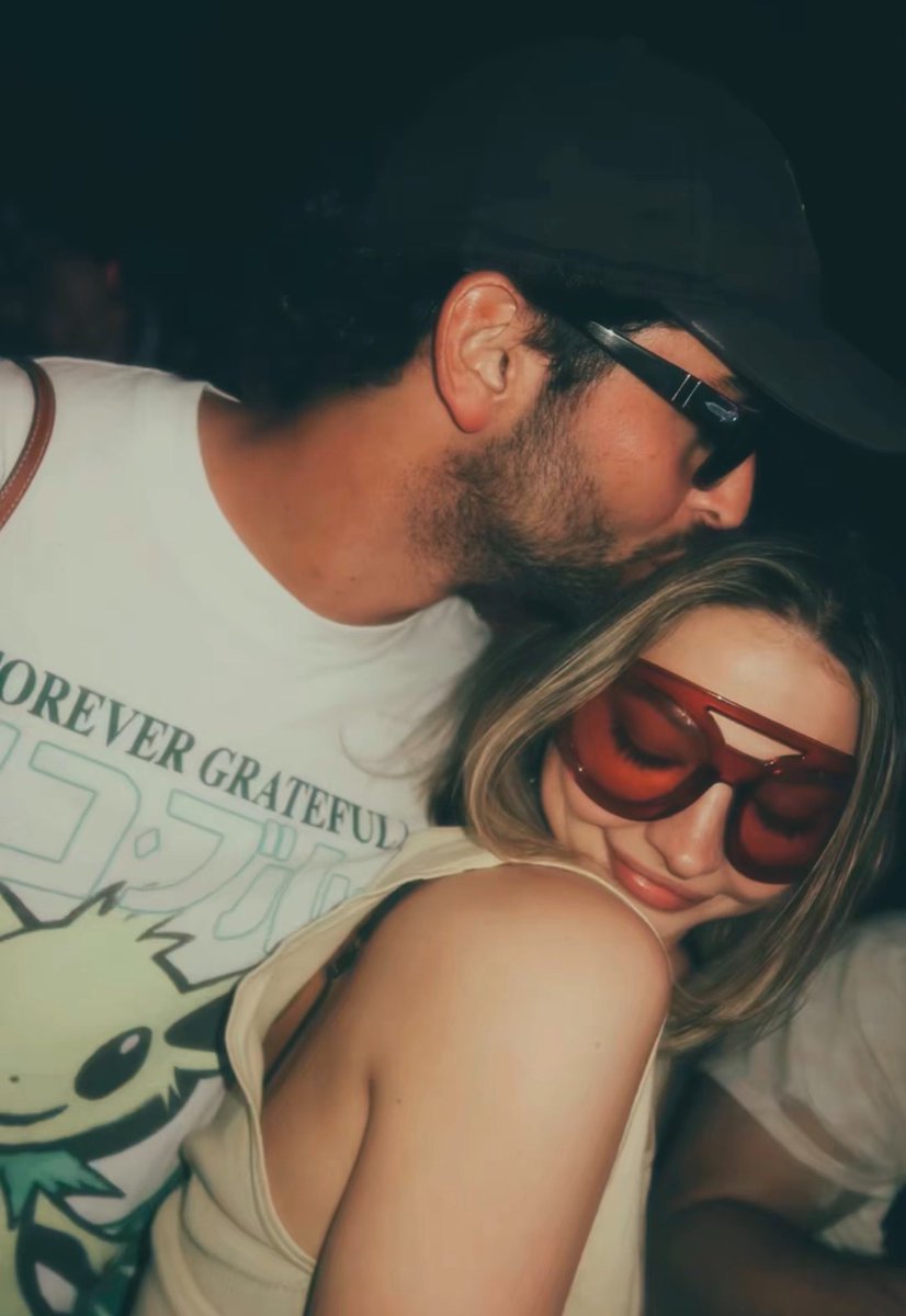 madelynflorals's tweet image. madelyn cline &amp;amp; henry smith at coachella 🫶🏻