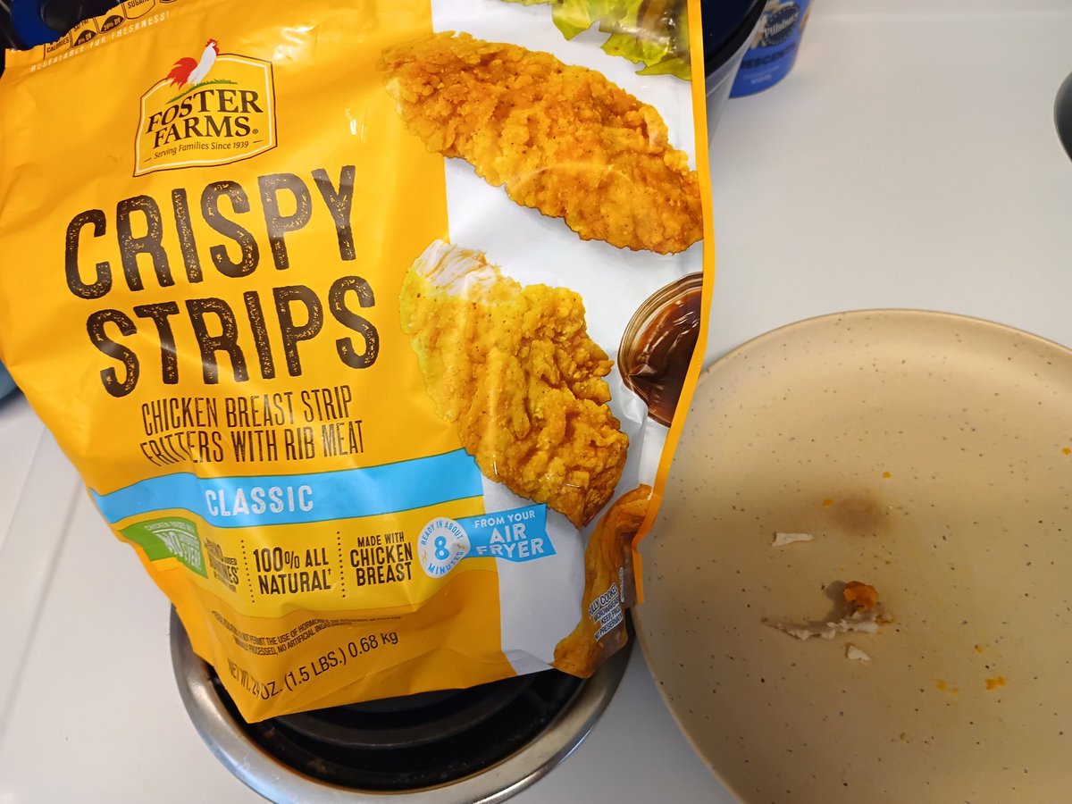 IllusiveBread's tweet photo. @FosterFarms I found a big bone piece in my chicken strip https://t.co/wY2bx4e72V