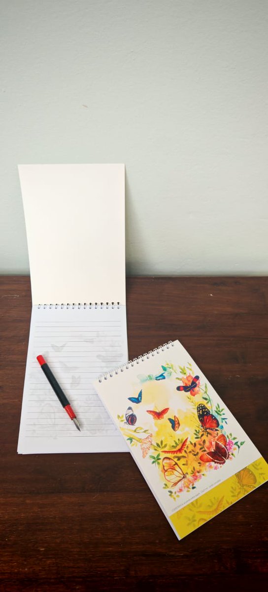 LaZurderiaCR's tweet photo. ✨ Hoy lanzamos algo muy especial en La Zurdería.
Una libreta pequeña… pero con una gran historia 🦋
Su portada es una acuarela llamada “Coexistencia”, creada por mi tía Leslie en memoria de su hermana, mi Tía Zeidy.

Cada mariposa fue dibujada con intención, en un momento https://t.co/VPIGBmAffp