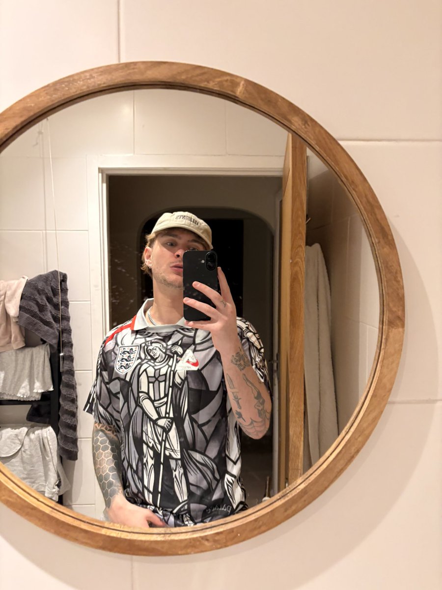 Louie Ells tweet media