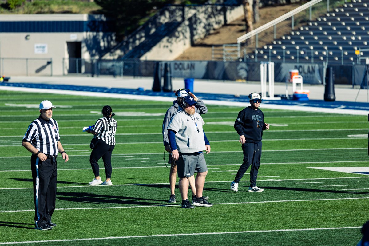 CoachYzaguirre's tweet photo. Get To vs Got To.
#BattleBorn
#TheUnion https://t.co/7bhvTWN72R