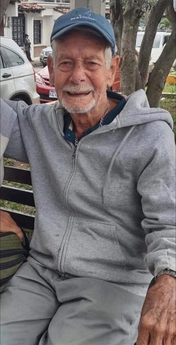 🚨AYUDEMOS A BUSCAR A DON RAFAEL LÓPEZ🚨

Don Lito, se ha extraviado y fue visto por última vez en los alrededores de la alcaldía de San Salvador este día. 

Él padece Alzheimer y está un poco delicado de salud. Si lo ve por favor comunicarse con Nancy Ruano al: +504 9981-731
