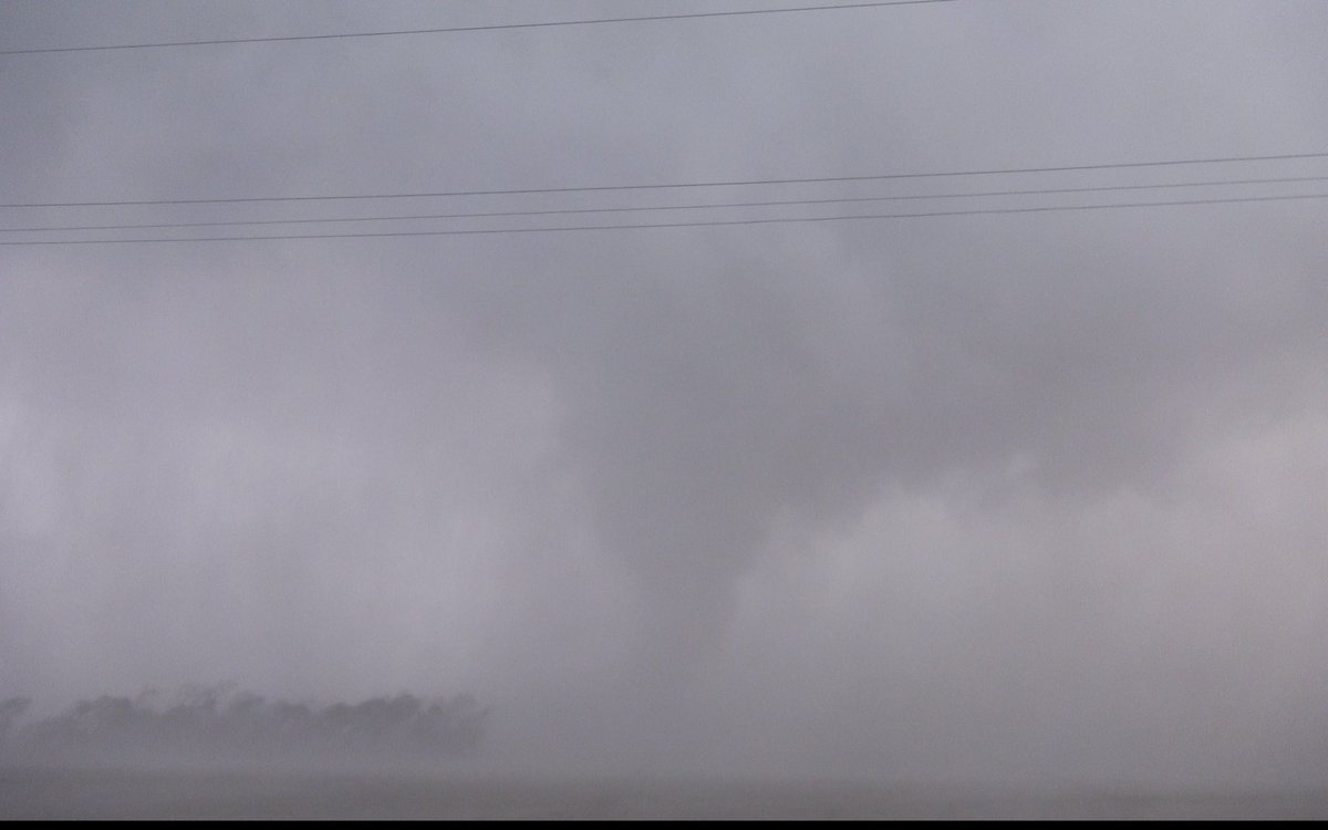 StormChaser220's tweet image. Strong damaging #tornado just outside Lena, Illinois around 3:40 PM. @NWSQuadCities #ilwx @Local4Andy