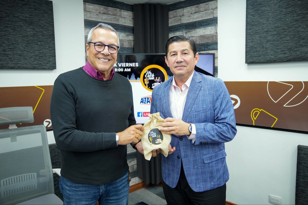 PacoRector's tweet image. Compartimos una entrevista en el programa “Un Café con JJ” junto a Jimmy Jairala.

Reafirmando mi compromiso con la transformación de la Universidad de Guayaquil, impulsando una educación de calidad, inclusiva y al servicio de la sociedad.

#UniversidaddeGuayaquil
#UG