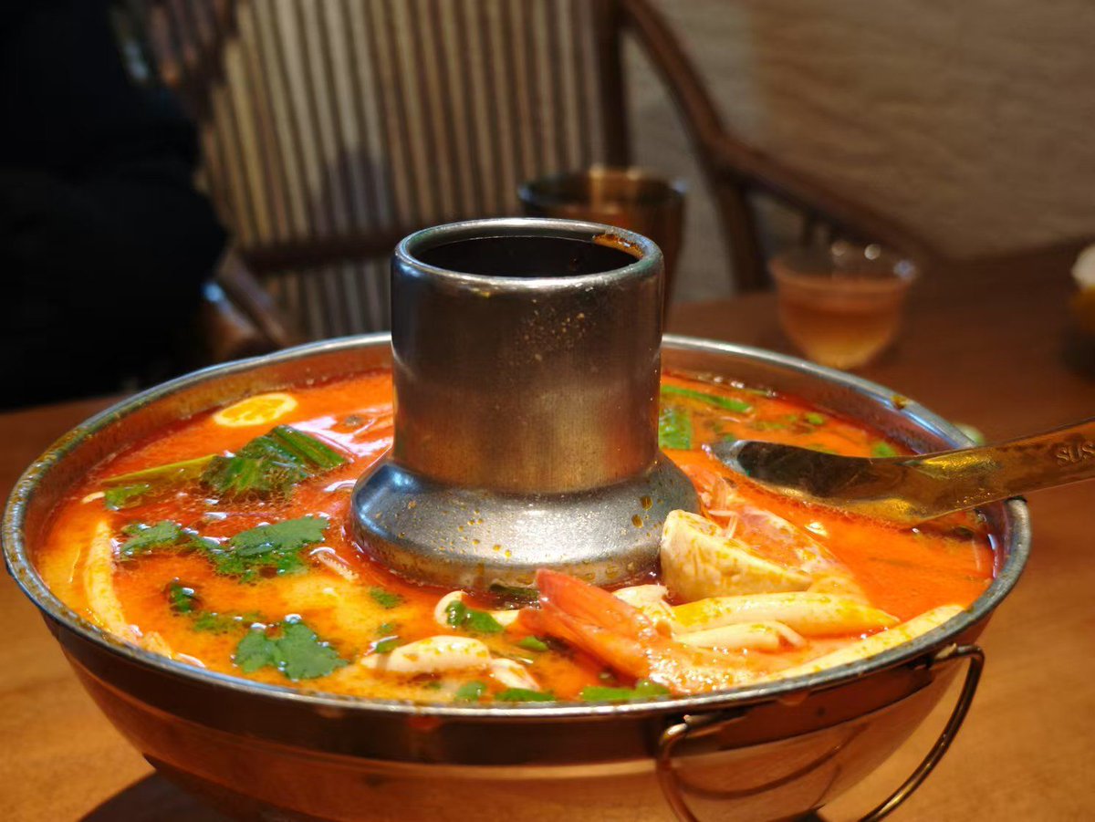 GabrielSensei69's tweet photo. Sip u0026 Savor Thai Street Vibes! Try our Tom Yum Goong—spicy-sour broth, plump shrimp, lemongrass zing. Grab yours at [店名] today! https://t.co/vIbvZoMWaQ