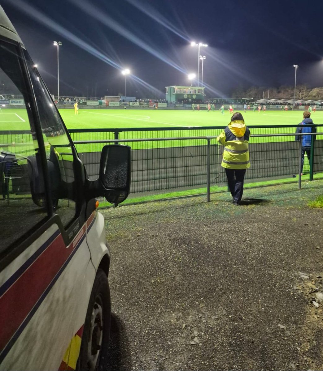 RedCrossTralee's tweet image. Thanks to our @irishredcross  crew who provided a First Aid and Ambulance service at the @KerryFC V @TreatyUnitedFC game in #Tralee tonight. Well done all. 👏