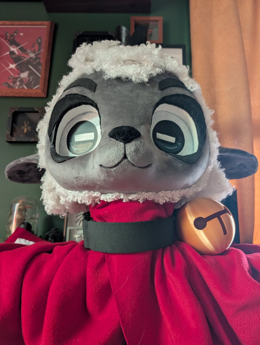 Creamie_Suits's tweet photo. Lambert!!!! Cult of the lamb head made for my lovely wife 💕 
#cultofthelamb #kigurumi https://t.co/HZanAOiyRT