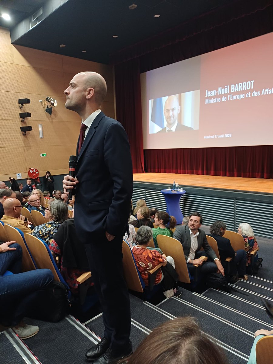 DEREYMONDmichel's tweet image. l' AGORA CITOYENNE accueillait, aujourd’hui à #Montpellier, Jean-Noël Barrot, ministre des Affaires Étrangères.
Des échanges riches et passionnés avec un public venu nombreux s'informer de la politique de la France dans un monde en ébullition.
Merci pour cette belle initiative.