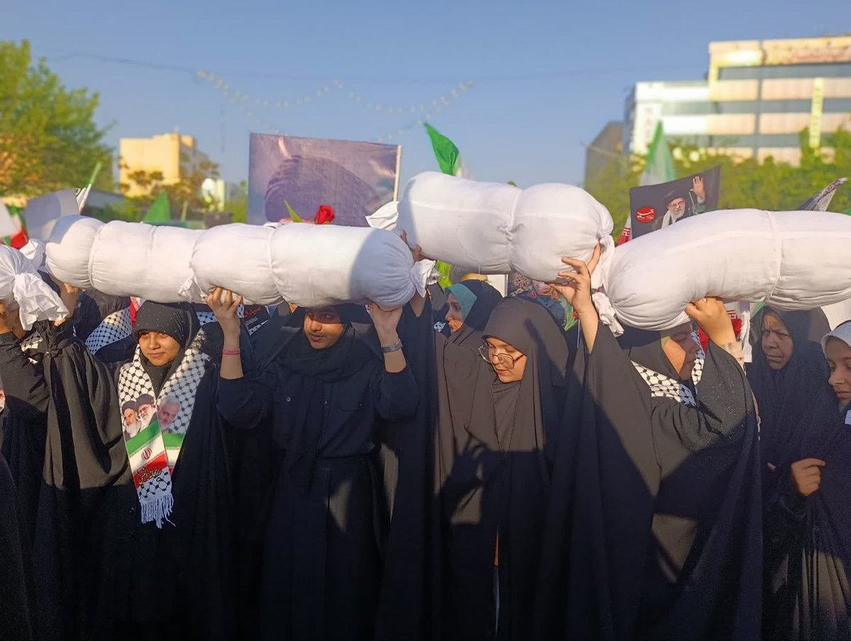 زیر پرتو خورشید فروردین، ساعت ۱۴:۳۰، دختران دلیر چون الهه‌های جنگ، بر دشمن تاختند. ایثارشان رودخانه‌ای از امید شد، حماسه‌شان آوازی برای نسل‌ها
#دختران_جانفدای_ایران 
#عهد_تا_پیروزی