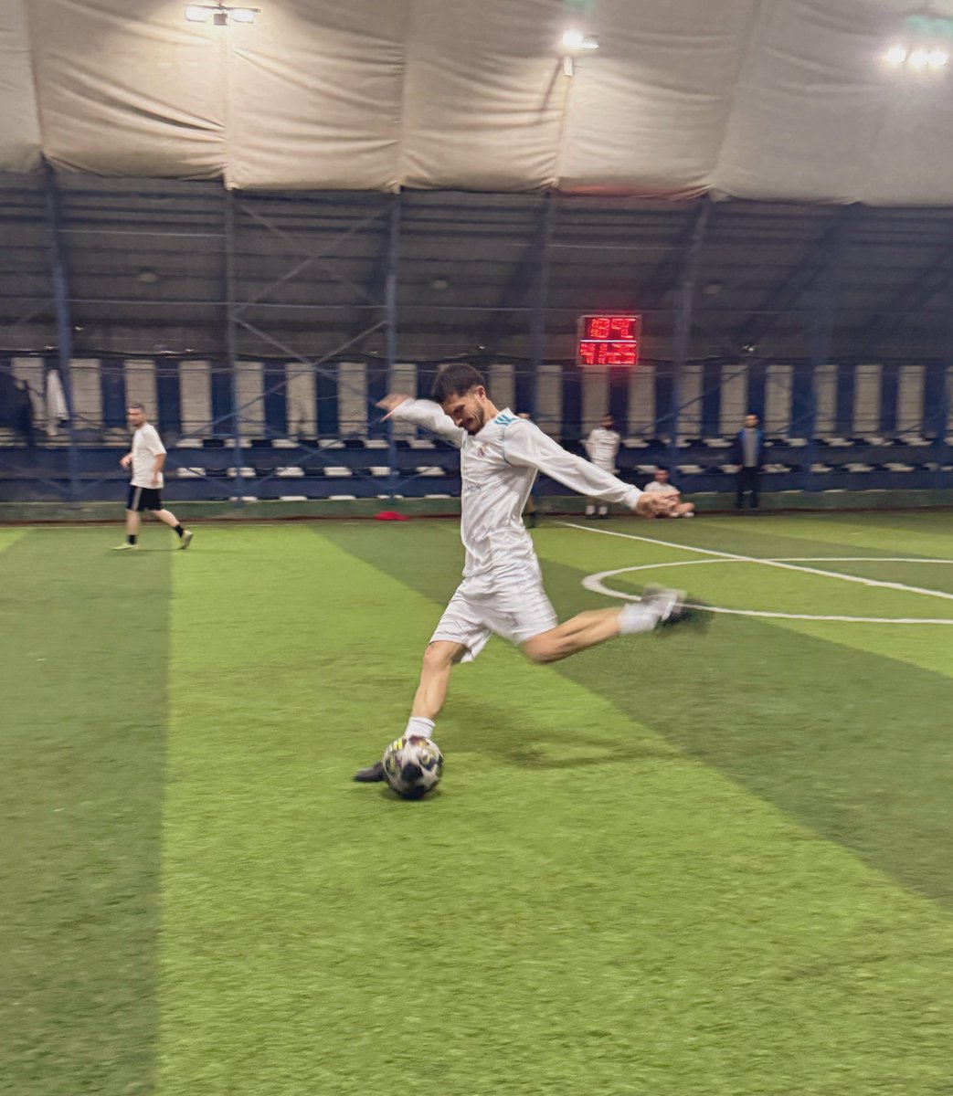 Visargashi23's tweet photo. Not everyone is left-footed… some are just gifted. https://t.co/3XsE9Bbq3Q