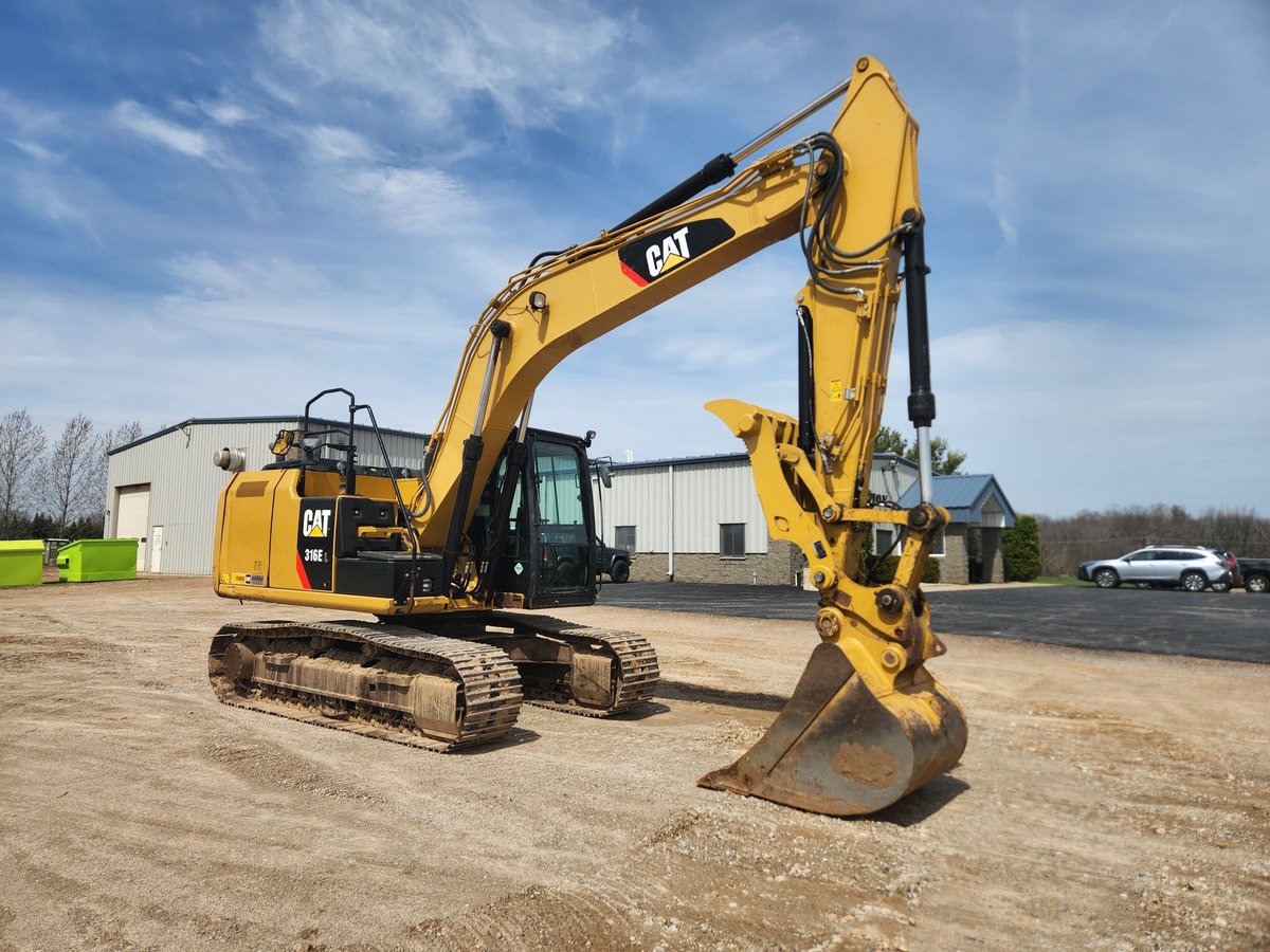 DbConstEquip's tweet photo. 2013 Caterpillar 316EL Excavator #ForSale

Only 4,582 Hours, New Progressive Thumb, Pattern Changer, Pin Grabber Coupler and very good Under Carriage.

#dbequip #constructionequipmentforsale #heavymachineryforsale #excavator https://t.co/f6BTPgc3Lr https://t.co/UvvKINWIbh