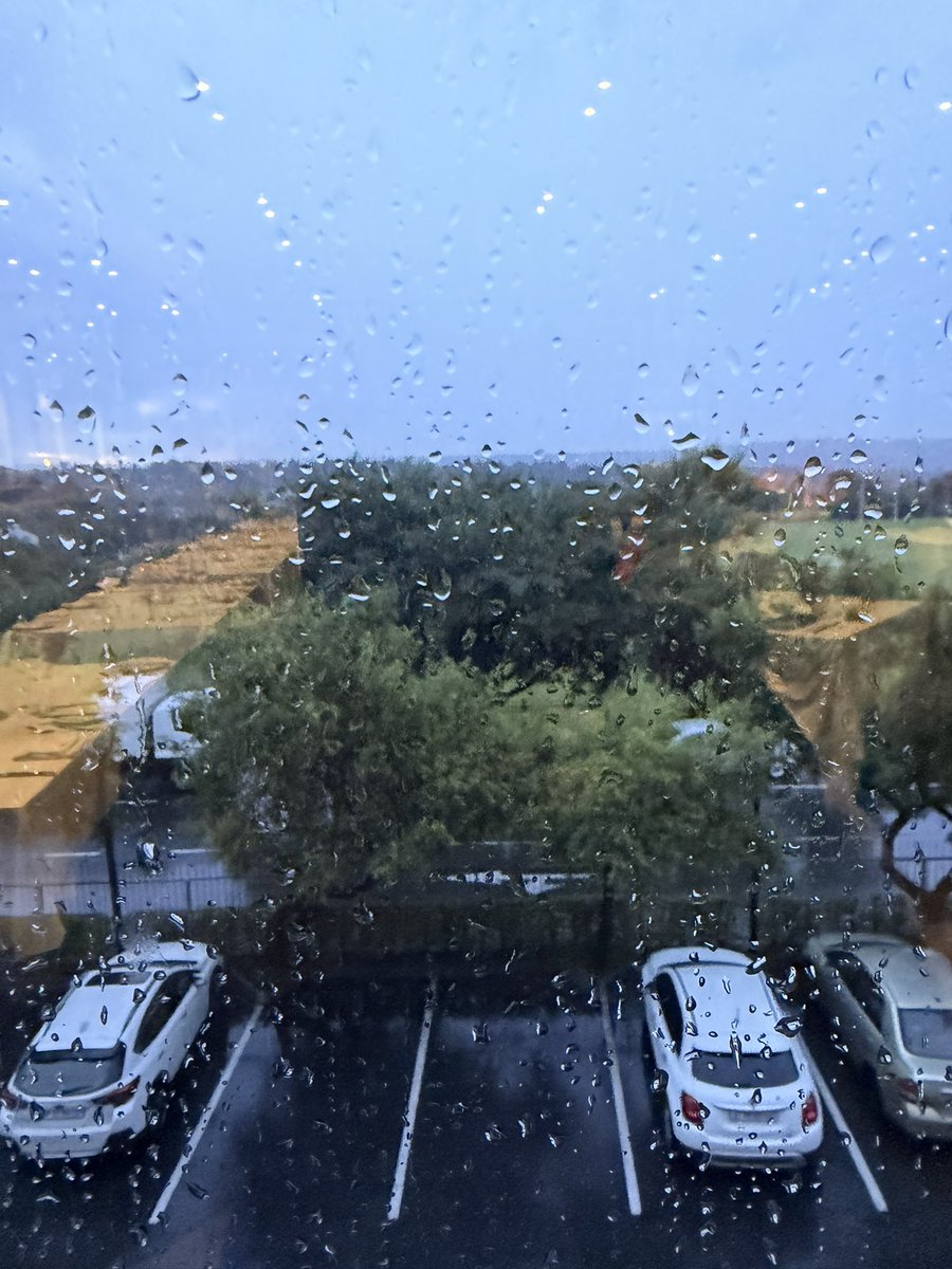 arranowanna's tweet image. Enjoying the delicious lunch at one of Jo’burg’s best listed restaurants while the weather gets wet. 

How I wished lagos restaurant owners could copy the menu and esthetics of restaurants in SA. 

#SA Diairies#