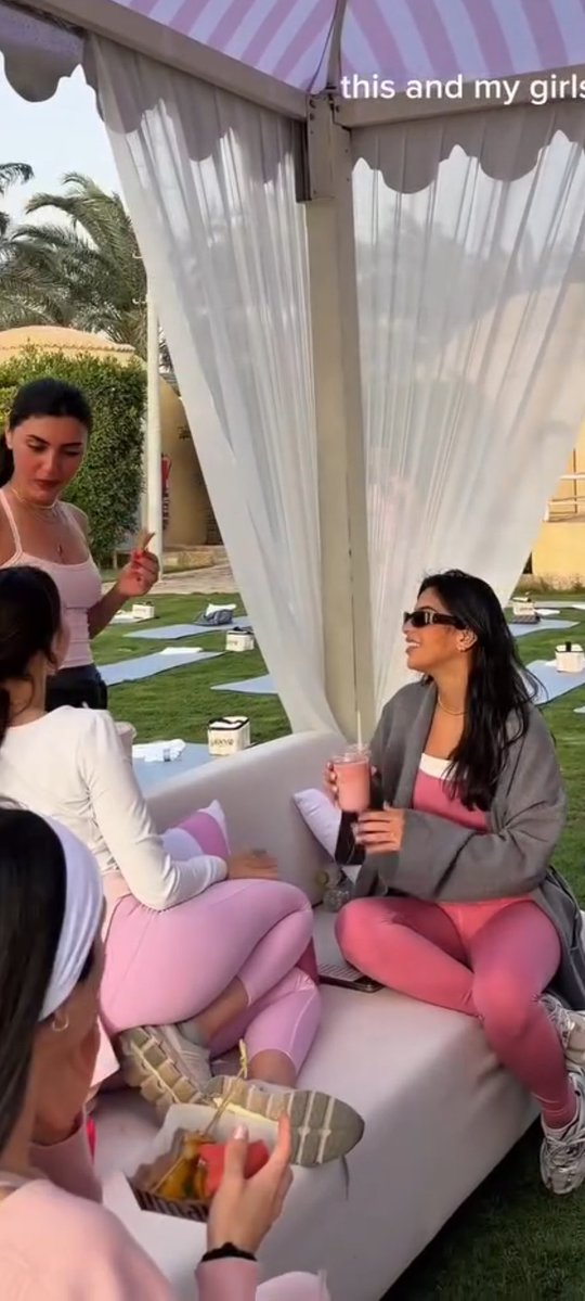 𝔽𝕝𝕦𝕗𝕗𝕪☁️ tweet media