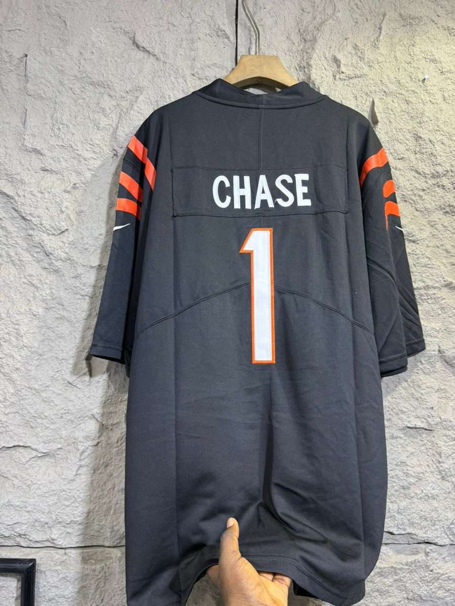 ZAHRI_INTL's tweet photo. NFL Jerseys - 25k https://t.co/wcUTKd3svn