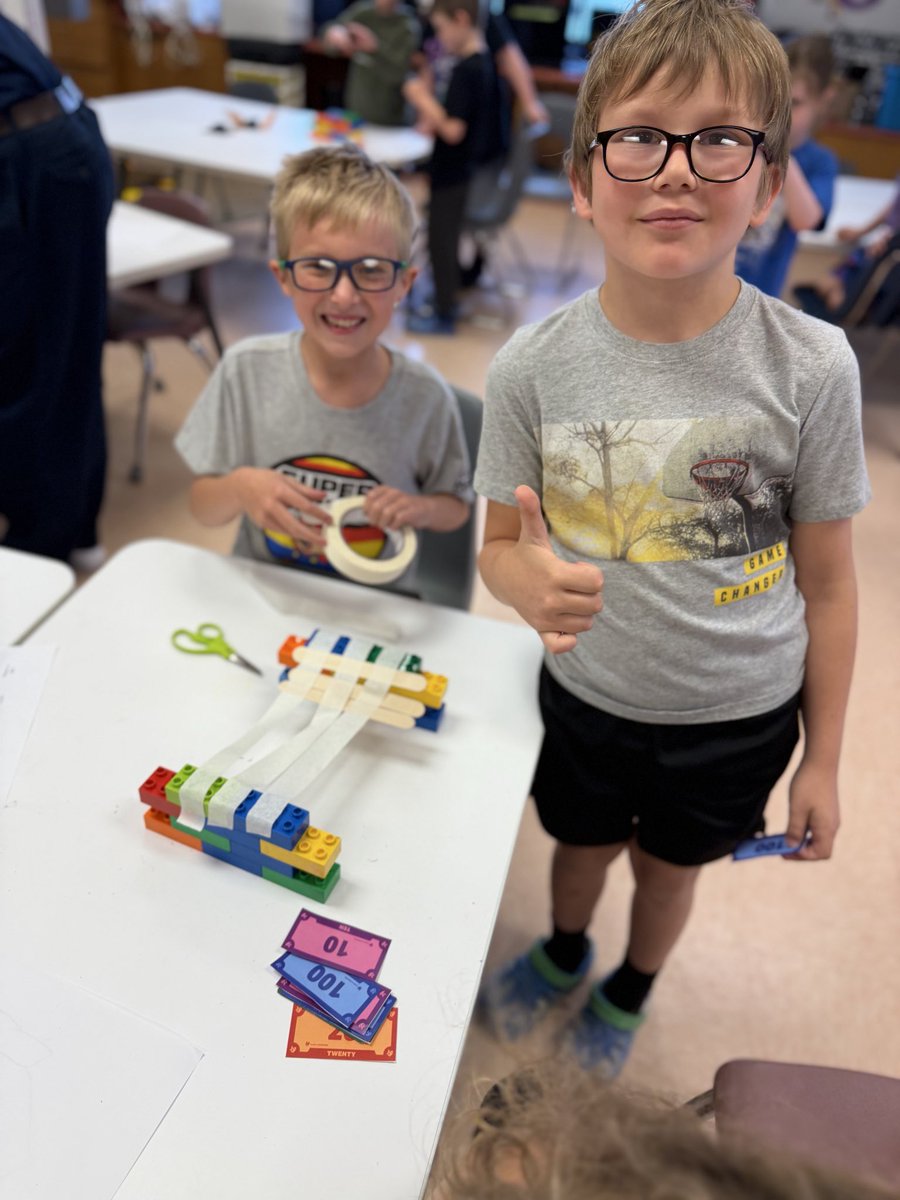 WindberS's tweet photo. Mr. Kim from UPJ came into our STEAM class today to teach 2nd graders about bridges! We had a fun time! Thank you Mr. Kim!!! https://t.co/6zIqaK3dy0