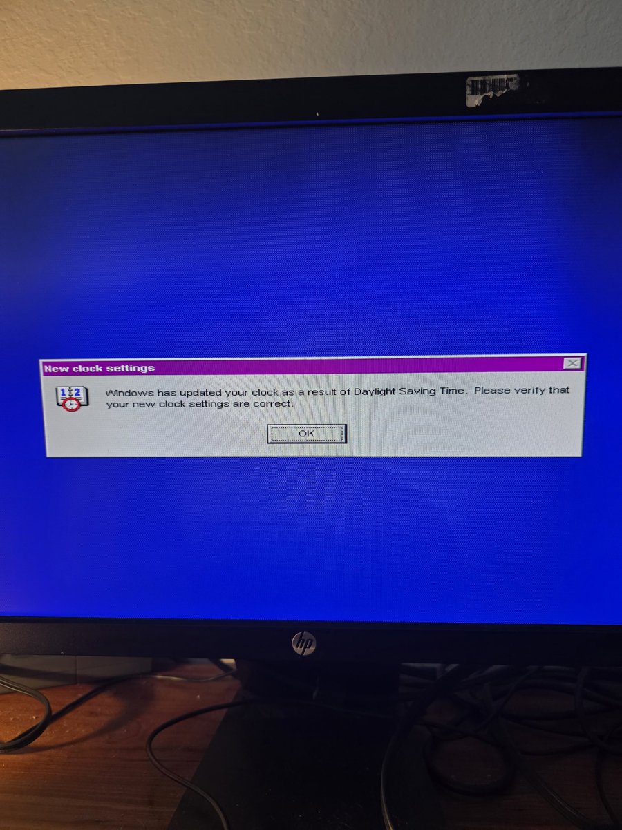 retrorobreviews's tweet image. Since its my day off I wanted to play some old games but I guess my #Windows98 #retrogaming computer finally got the memo that were on Daylight Savings Time now. 😆 🤣 😂 😹 😆 #daylightsavings #VintageHardware #retrorobbyreviews