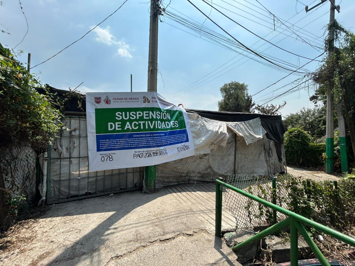 PAOTmx's tweet image. 🌎 #PAOTParaElMundo

📰 Acudimos a Barrio de Caltongo, @XochimilcoAl, para colocar sellos de suspensión en un predio en zona chinampera, patrimonio mundial de la @UNESCO y zona histórica por #INAH, por realizar trabajos de construcción