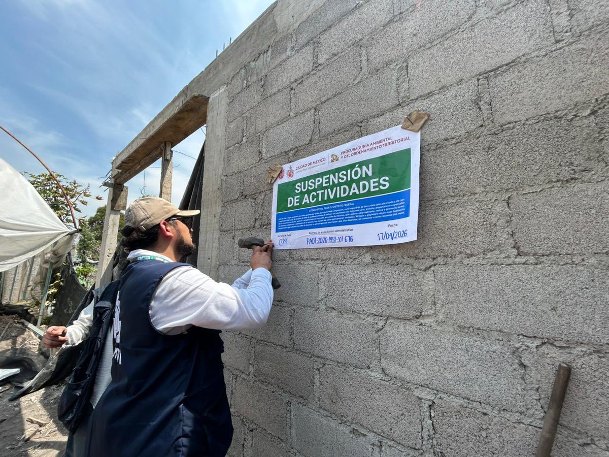 PAOTmx's tweet image. 🌎 #PAOTParaElMundo

📰 Acudimos a Barrio de Caltongo, @XochimilcoAl, para colocar sellos de suspensión en un predio en zona chinampera, patrimonio mundial de la @UNESCO y zona histórica por #INAH, por realizar trabajos de construcción