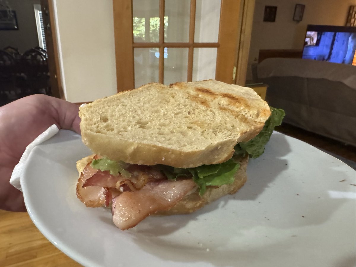 DonWayne tweet media