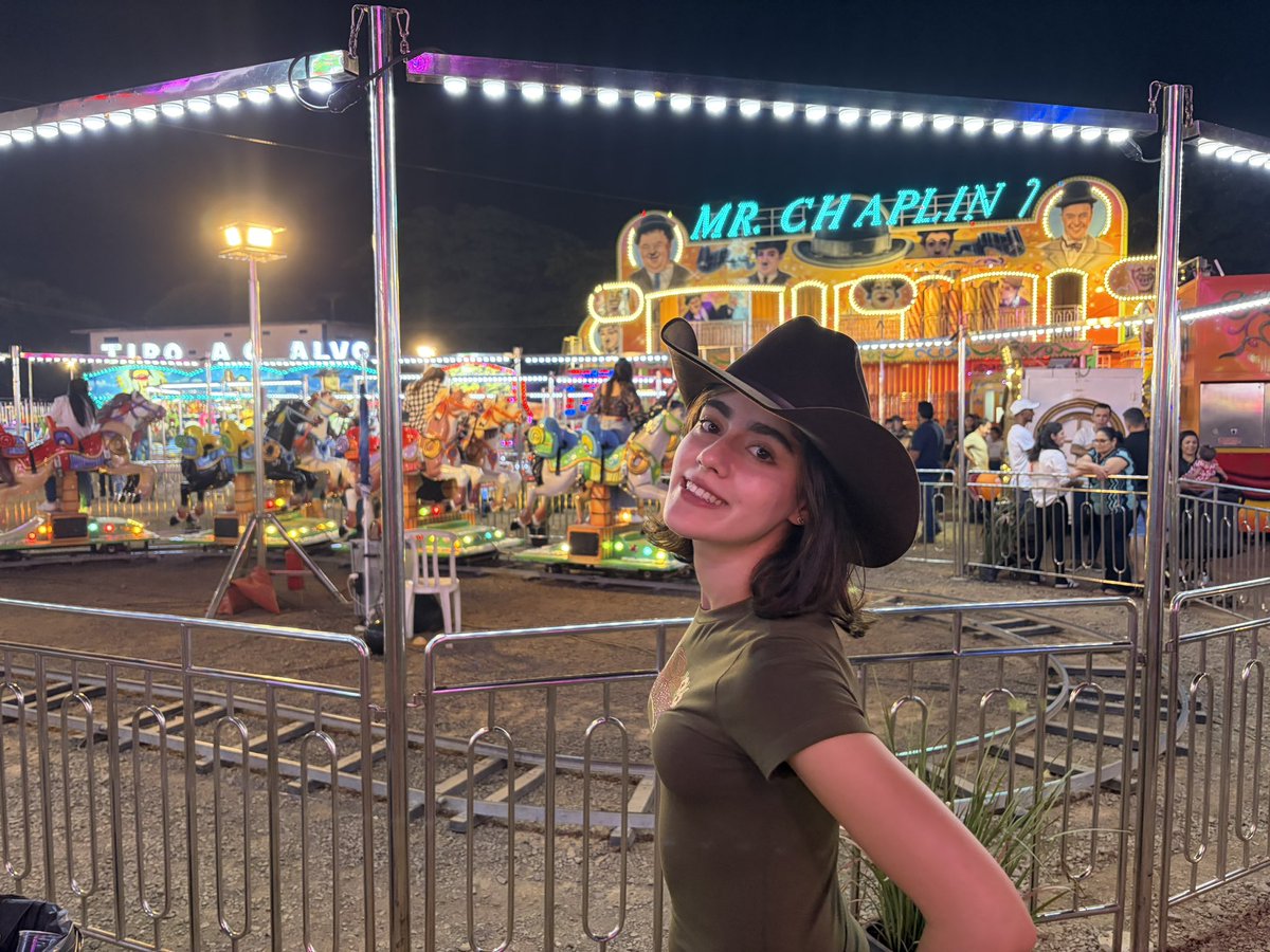 angel(a) tweet media