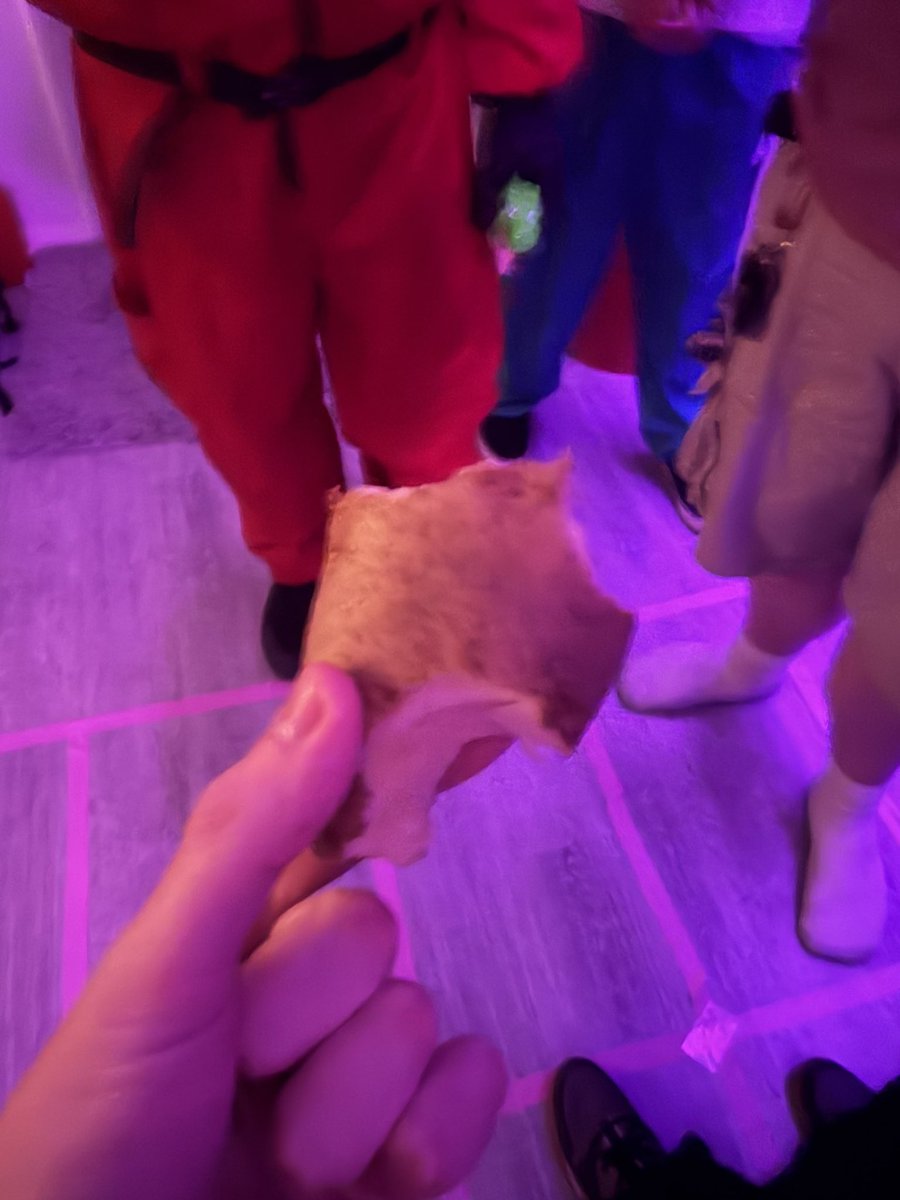 notsaiholt's tweet photo. never play hot potato with a bunch of hungry furries https://t.co/oxmz0bxZ0Q