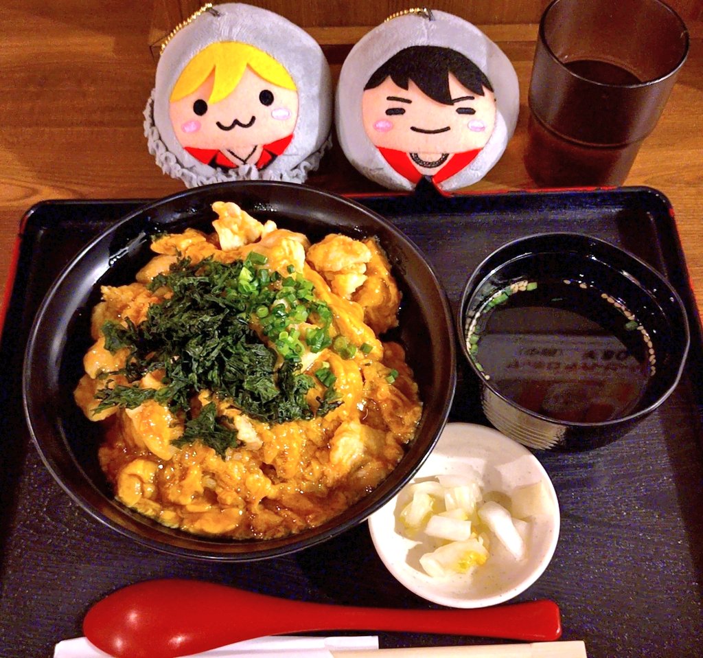 accessnoba's tweet image. 少し早めのランチ
コーチン入りの親子丼🐔🐣🍚
スープもついてヘルシー😋

お店にシャチホコいたので
のせてみました📸😊

#access   #EN2026
