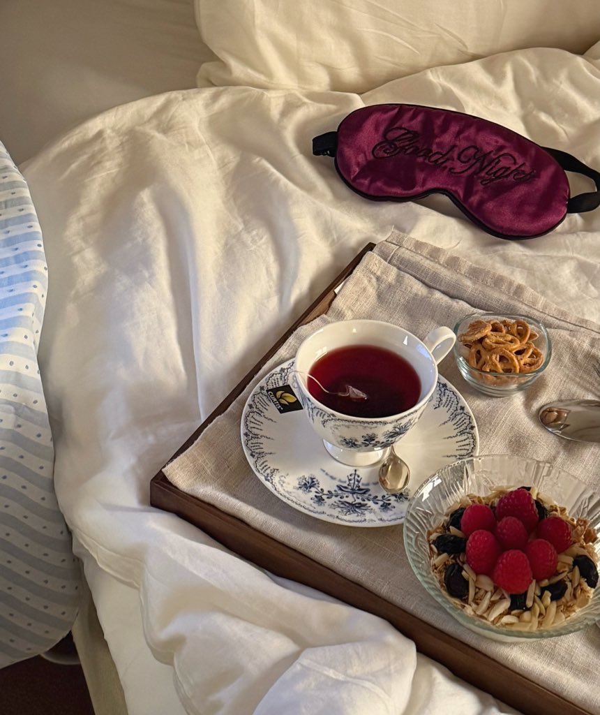 𝑭𝒍𝒐𝒓𝒂 tweet media