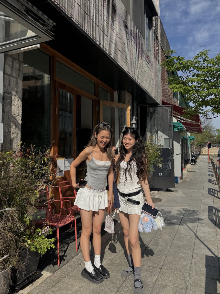 글로니 GLOWNY tweet media