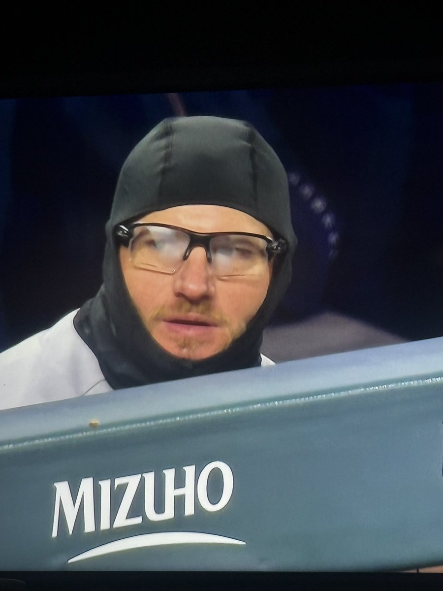 myfriendteo's tweet photo. gangster ahh max muncy https://t.co/0ibjUpB3b1
