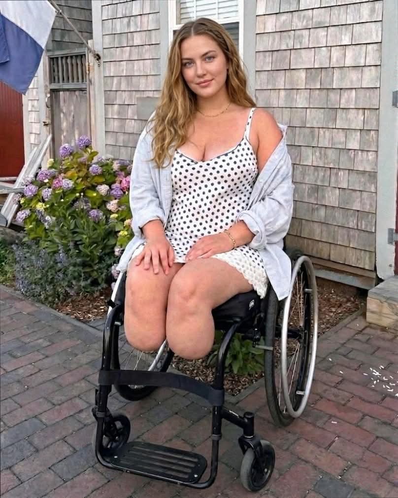 TahiraS13553's tweet image. Happy birthday to my daughter! 🎉💕
Some heartless people won’t congratulate her just because she is different. 💔😢
#birthday #love #staystrong #fblifestyle

@Saniya_200 @Kelly__Amor @HAHayatu @StalteriGiorgi1