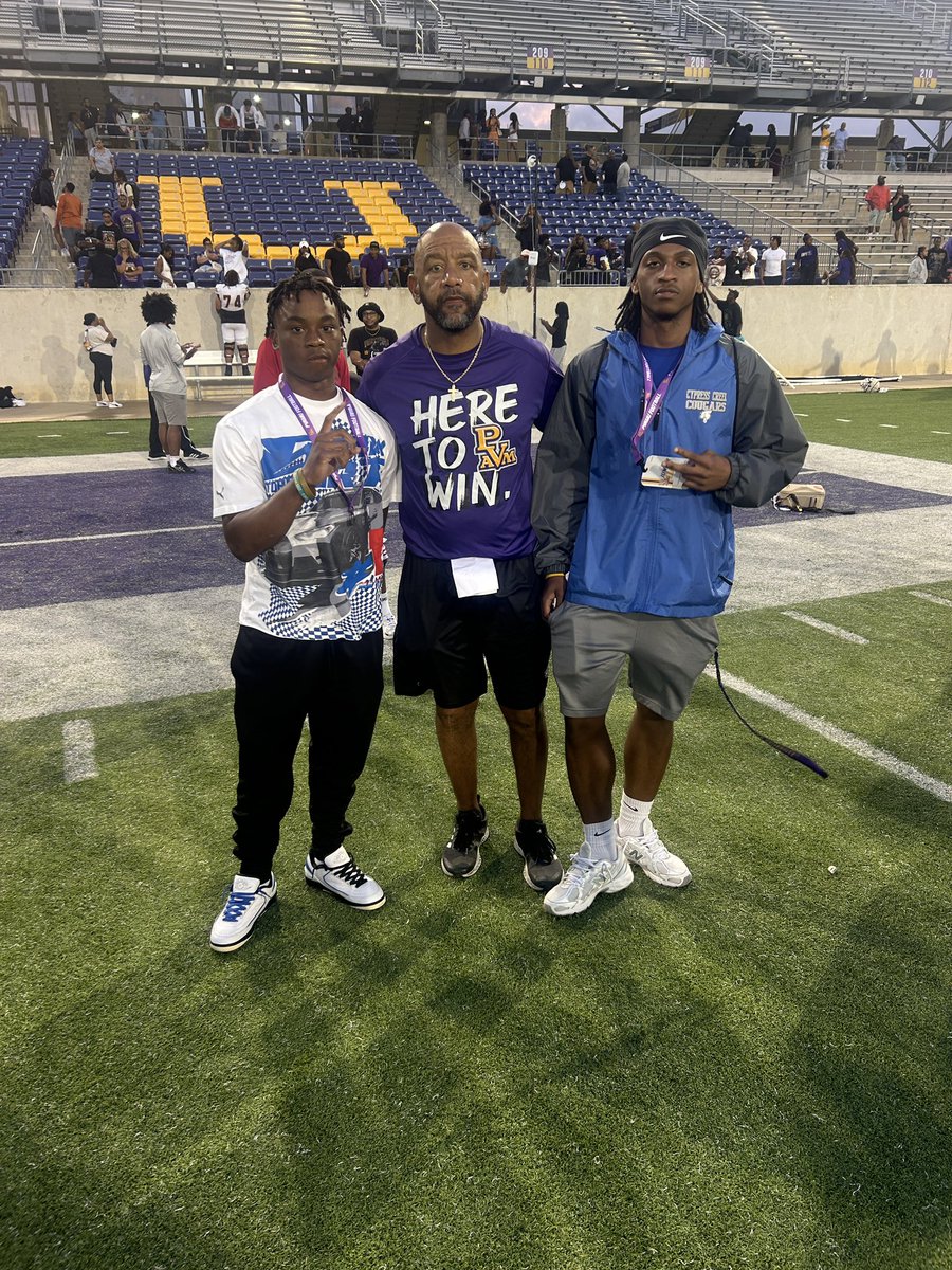 PeytonEsports27's tweet photo. Had a great time today @pvamufb_ thank you @CoachColbert11 @jacobkamari_ for telling us a lot about you guys program. I will definitely be back for this summer’s camps #pvyouknow #weareroyal @CoachJayRich27 @CoachReagins https://t.co/AH1mILRoHu