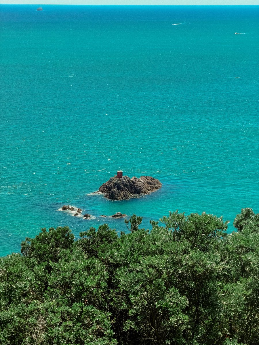 bitvect0r's tweet photo. Mount Maunganui https://t.co/vtIxHtEshk