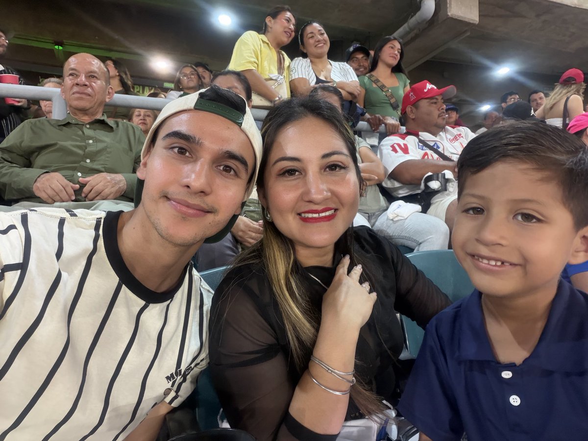 William_JMX's tweet photo. @OlmecasTabasco ¡Disfrutando al Máximo! ¡Vamos Olmecas! 🌟🥎🥳 https://t.co/q4ZsfTqimz