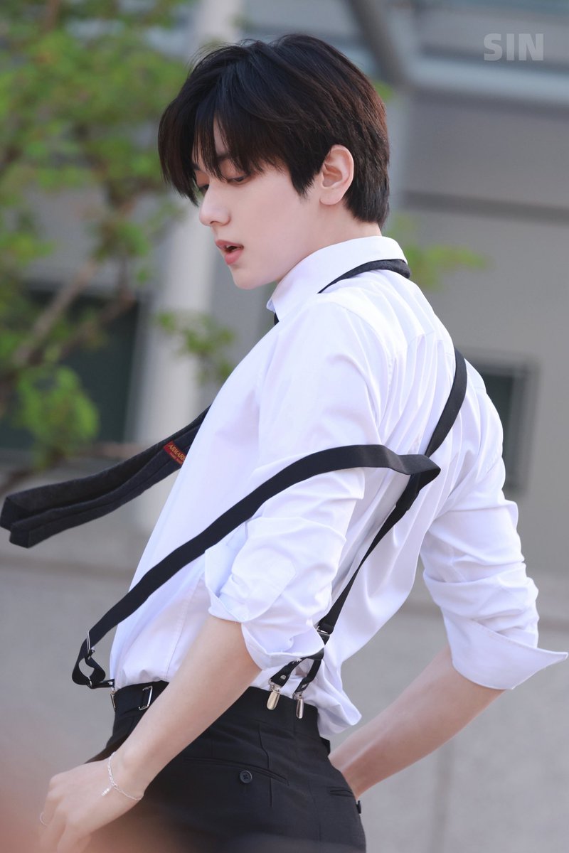 아어이없어이사진네번저장함