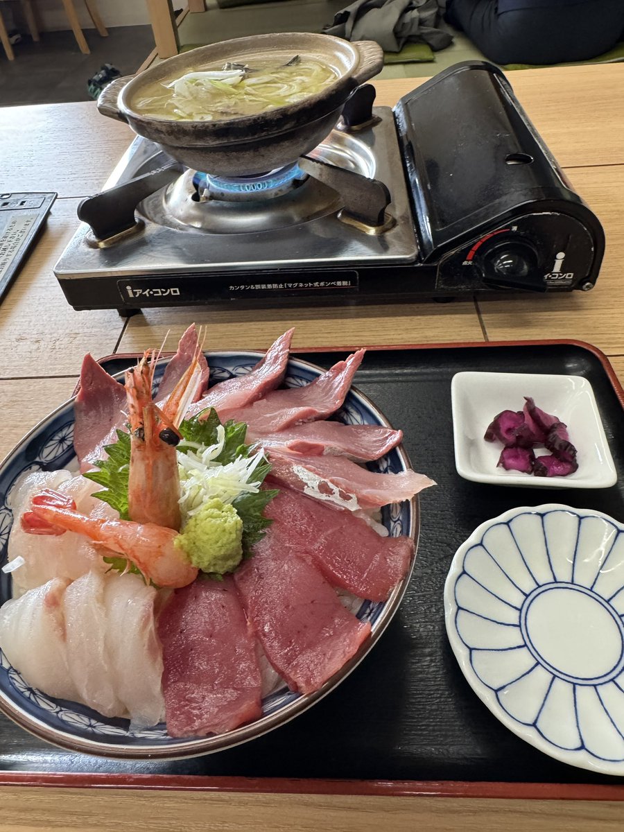 COLTA's tweet photo. 本日は、氷見に魚を食べに行きました。　　
プリプリしておりとても美味しかったです。
結構並んだ甲斐がありましたw https://t.co/1TnWhOvrdS