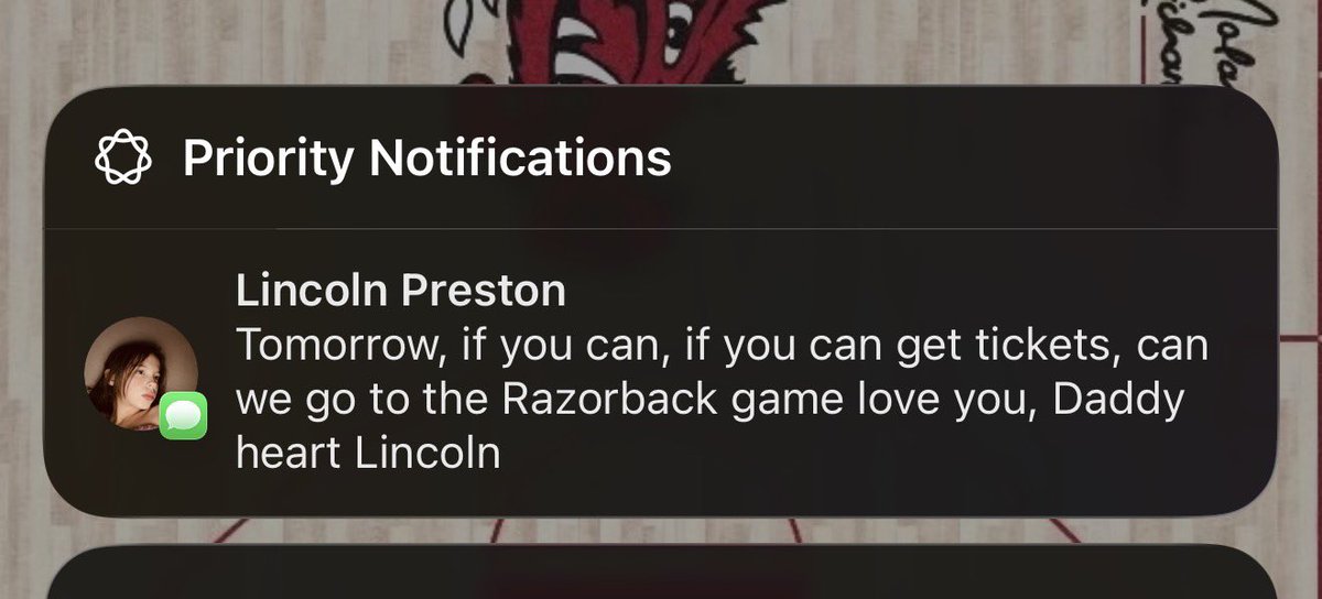 daveprestonjr's tweet image. When you get a text from your 10yo girl that swells and melts your heart at the same time. Raising her right! She loves her Hogs! #WPS #ProudDad #ThisIsBaseball #OmaHogs @RazorbackBSB