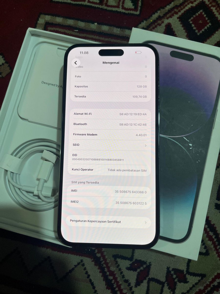 mcdayaaa's tweet photo. @enidsclaire bogor ka, sebagian udah sold yap barangkali minat aku ready 14 promax 128gb nominus ya 8,4 aja harga nett https://t.co/0KALnGflwg