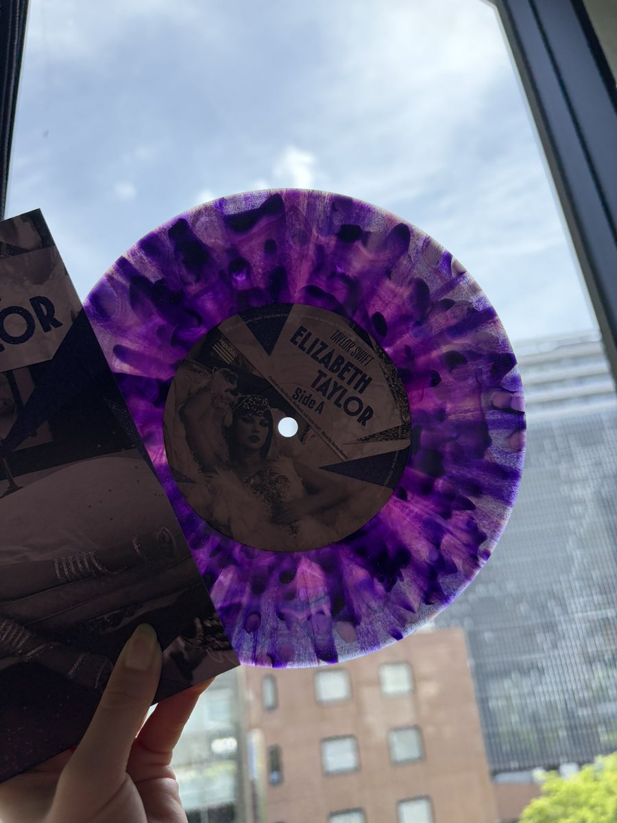 *･˚✧ ayaka ₊･*⭐︎ swiftie tweet media