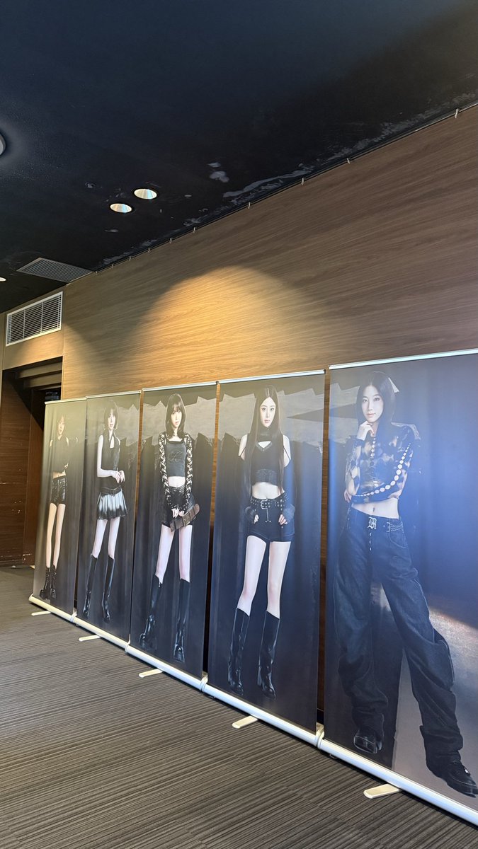 lslfmMk0921's tweet image. VRコンサート大阪行ってきた✌️
めっちゃ近いし会った気分になって
泣きそうだったーーーー😭🫶
みんな可愛すぎるよーーー🤦‍♀️
オフイベ行けるように頑張ろ💪🔥
そしてトレカ自引き😻

#LESSERAFIM
#VR