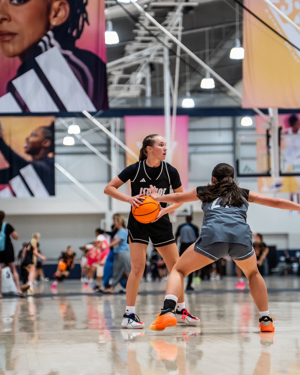 TeamIsoGirls's tweet photo. Different moments. Same composure.

#JustUs | #DevelopmentOverEverything https://t.co/n9WDqavZEi