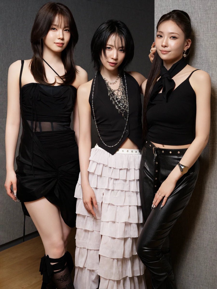 BRNIZIU's tweet image. 🗞️ | A revista SPUR entrevistou NiziU sobre o crescimento e a forte relação de confiança para cada uma das 9 pessoas. Confira as respostas na Thread abaixo;

#MAKO #RIO #MAYA #RIKU #AYAKA #MAYUKA #RIMA #MIIHI #NINA
#NiziU #ニジュー #니쥬