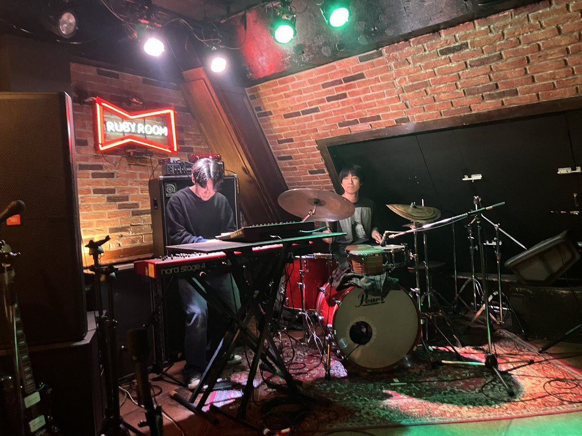 昨日は<a href="/RUBYROOMshibuya/">THE RUBYROOM</a> に行ってきました
3バンドとも独特の雰囲気を感じる
素晴らしいイベントでした