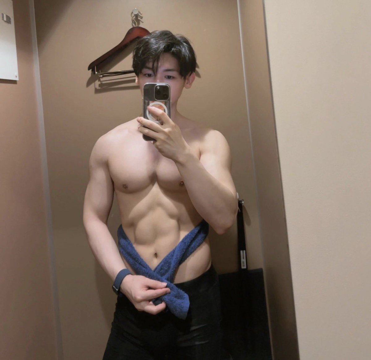 a夜场顶级男模 tweet media