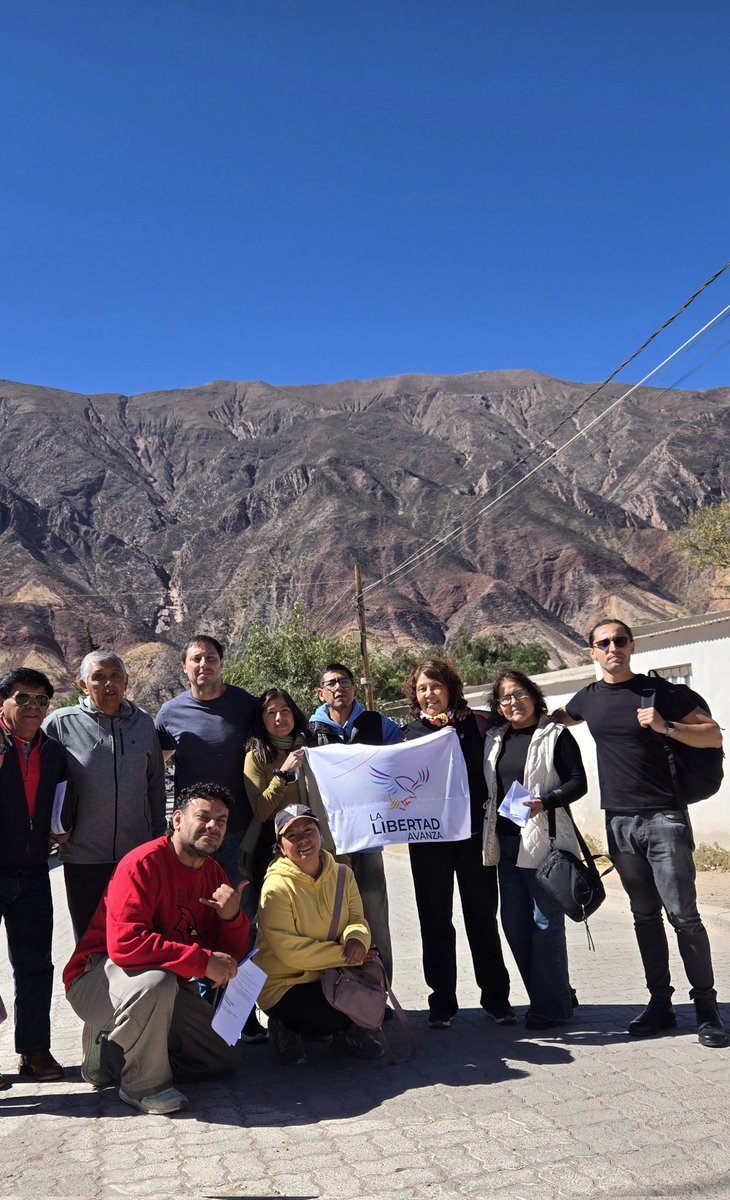 VeronicaInesQu1's tweet photo. Hoy tuvimos la visita del Diputado Provincial @emilianoverar .
Tuvimos una clase excelente de Políticas Públicas Liberales.
#Maimará 
#Jujuy
@JMilei 
@ezeatauche https://t.co/j62R2utBt3