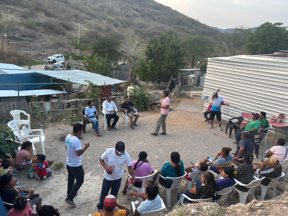 Hoy quiero compartirles que vecinos de la colonia 2 de febrero (Ampliación Linda Vista segunda sección) han decidido sumarse al Movimiento Antorchista Nacional, dando un paso importante para organizarse y defender su patrimonio ante la incertidumbre que viven.
#Guerrero