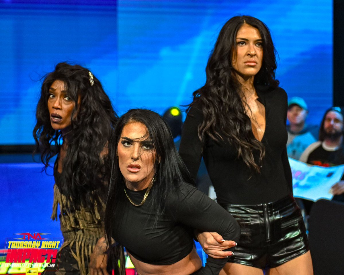 VIX_CROW's tweet image. 😵‍💫
I was the most popular girl in hell. 

 #aboutlastnight #undeadrealm