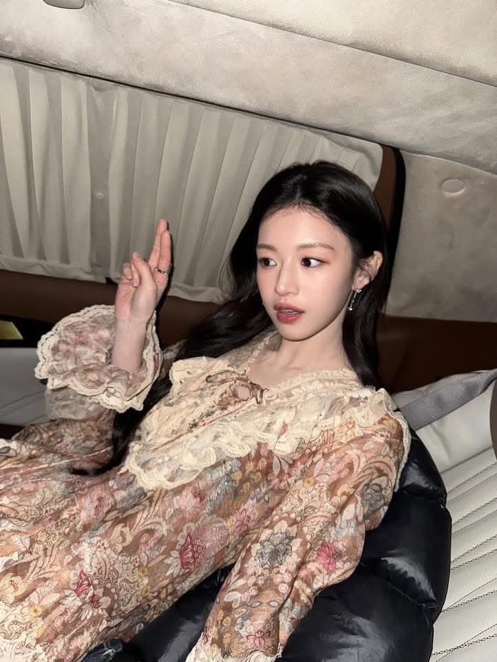 You 🦊 who can be so soft and clingy, like a little baby I never want to let go of. 
So effortlessly lovely, yet completely unaware of how deeply you’re loved.